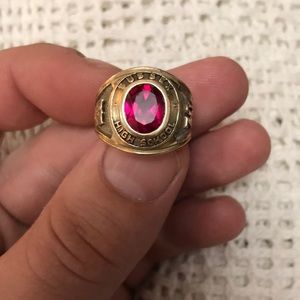 Vintage grad ring from the 1970s 14k solid gold and very heavy 9.5 grams